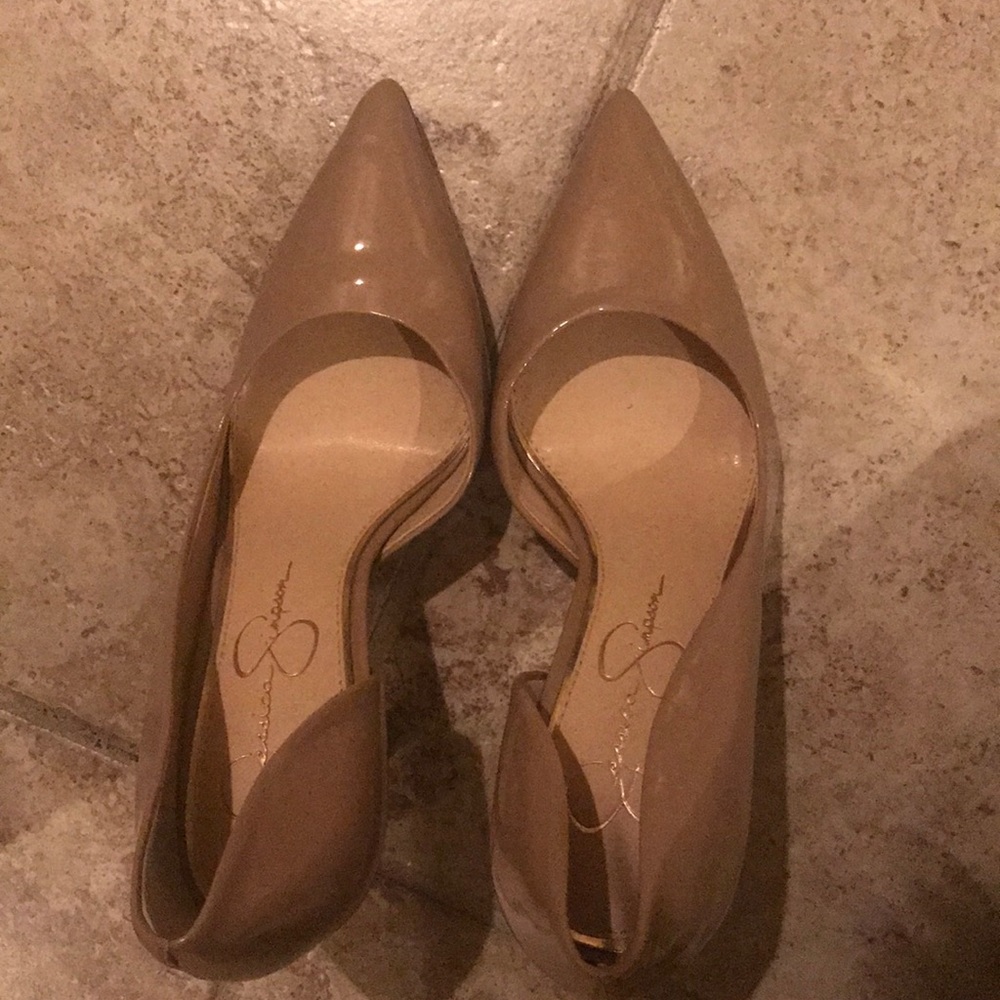 Jessica Simpson pumps